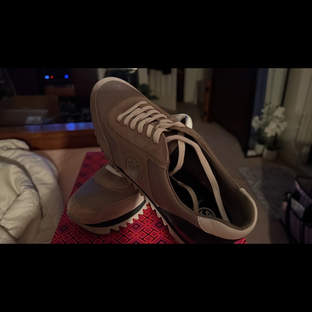 Authentic Tory Burch sneakers - Picture 4 of 8